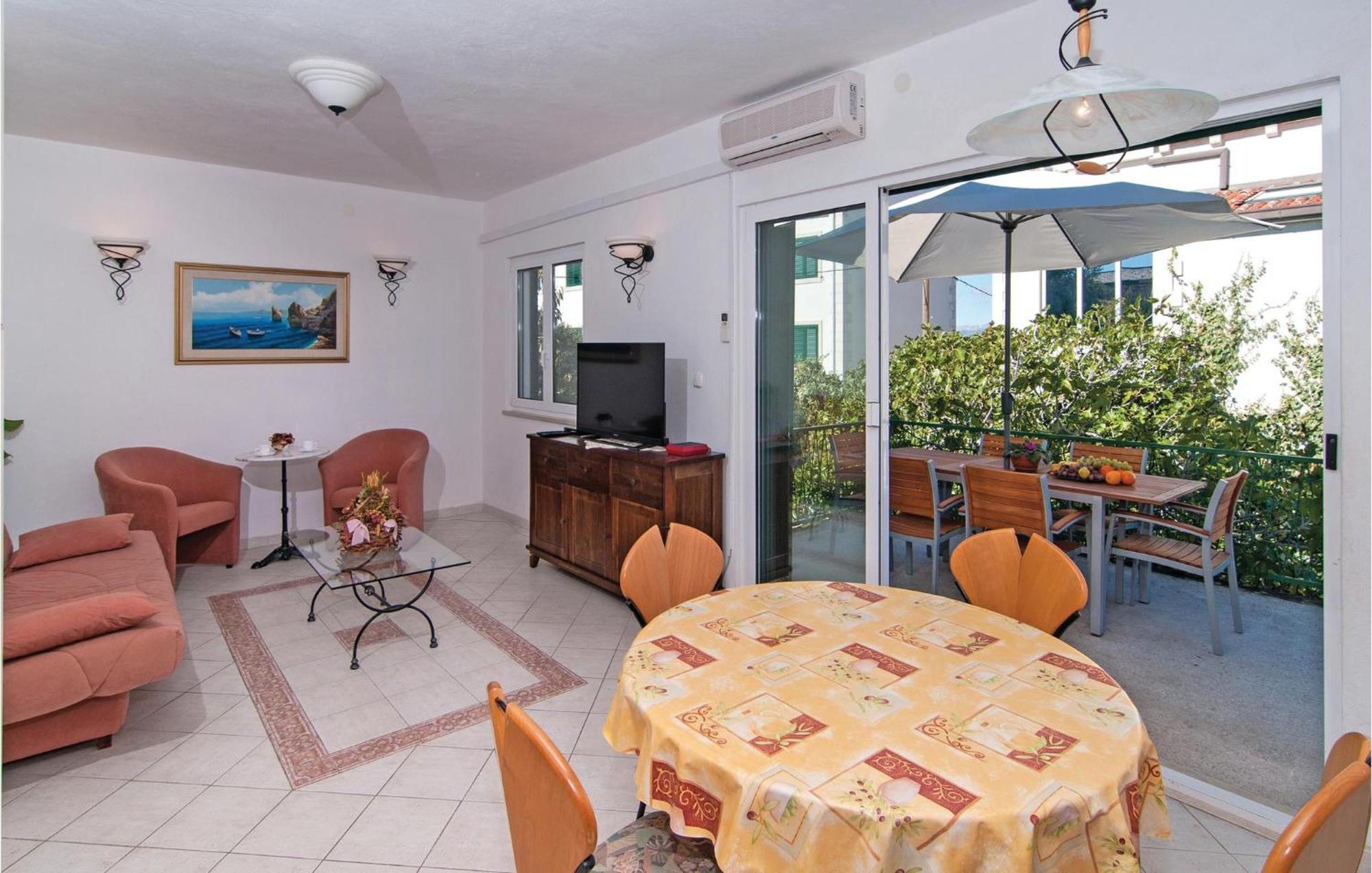 3 Bedroom Cozy Home In Supetar Exterior foto