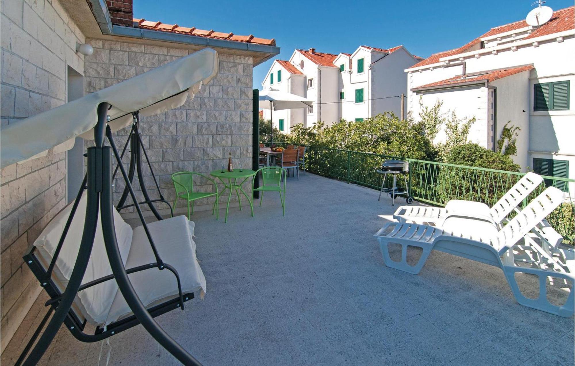 3 Bedroom Cozy Home In Supetar Exterior foto